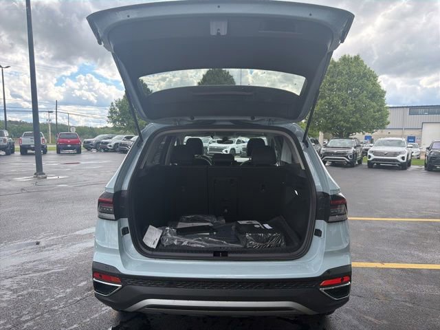New 2026 Volkswagen Taos SE AWD/4WD image 18