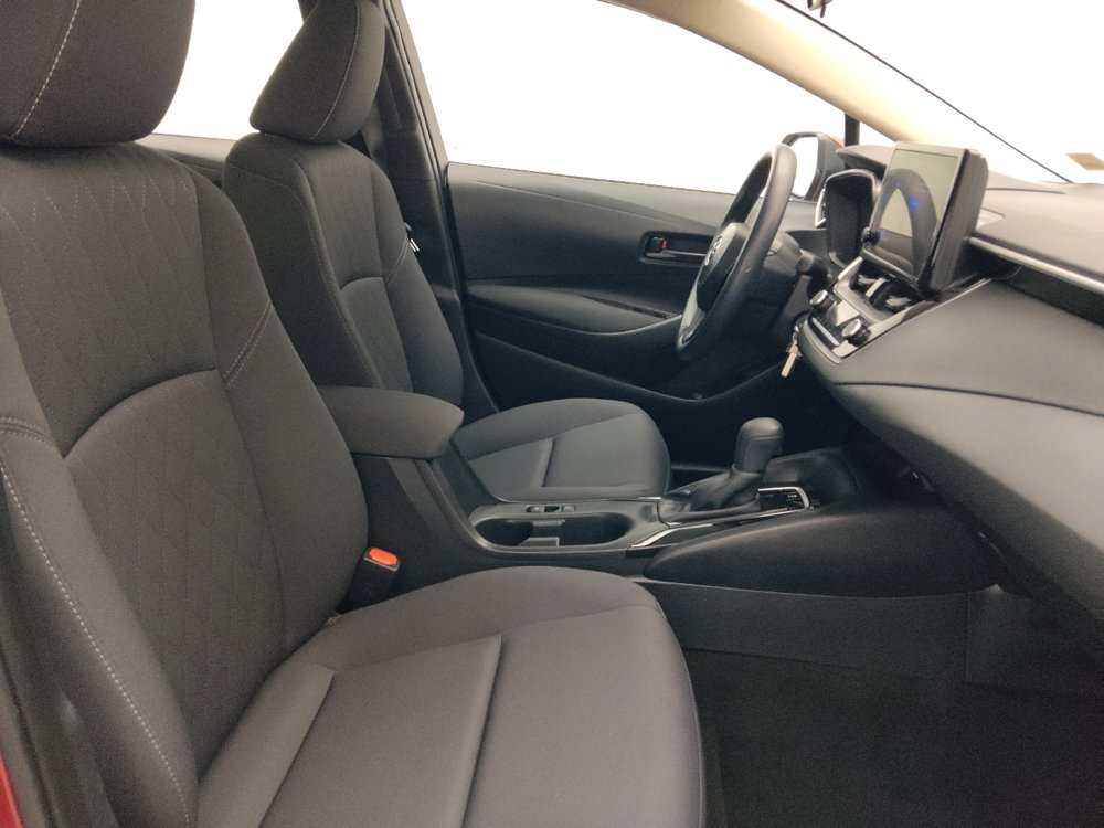 Used 2025 Toyota Corolla LE FWD image 21