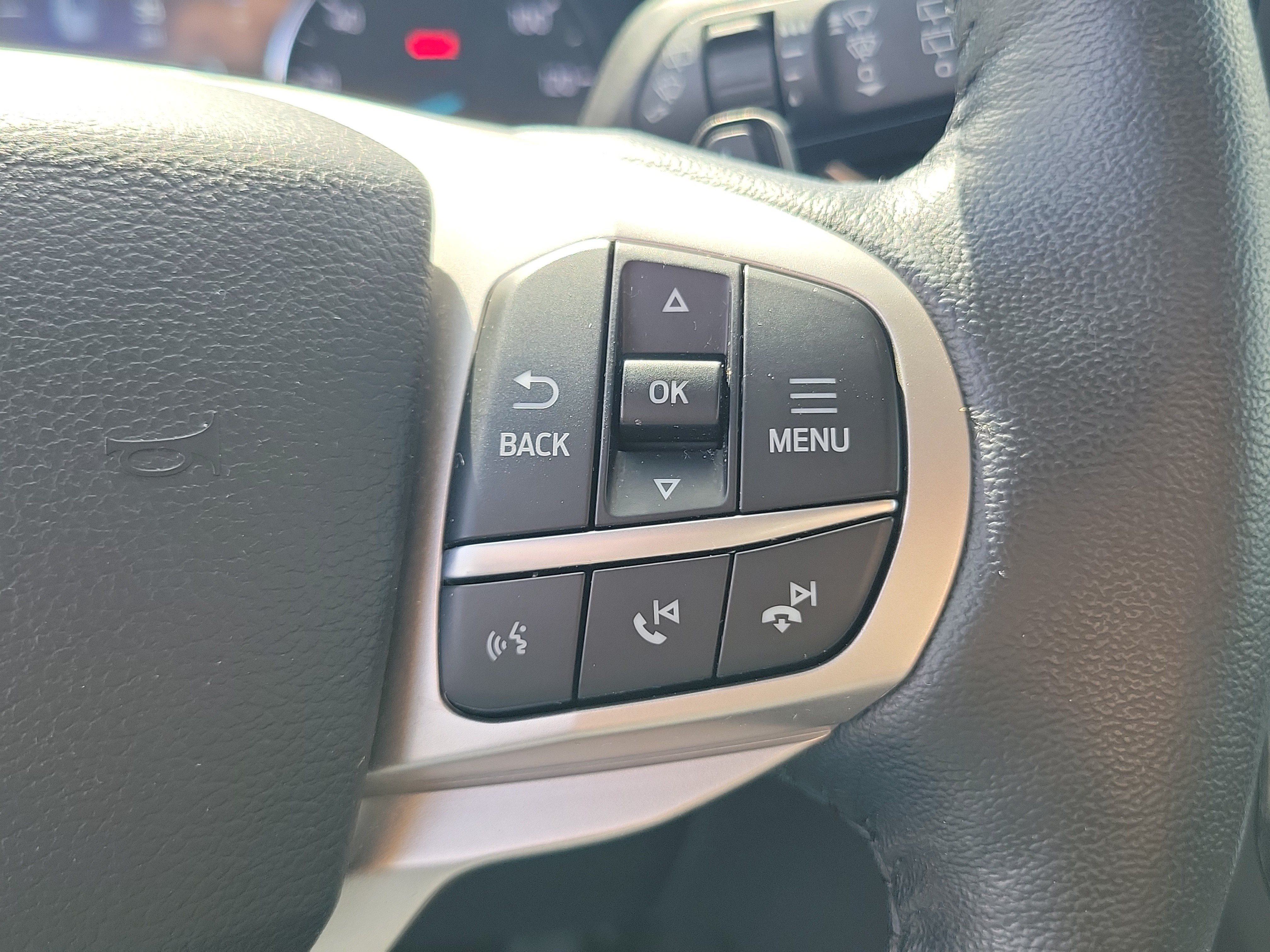 Used 2021 Ford Explorer Limited w/ Equipment Group 301A RWD image 26