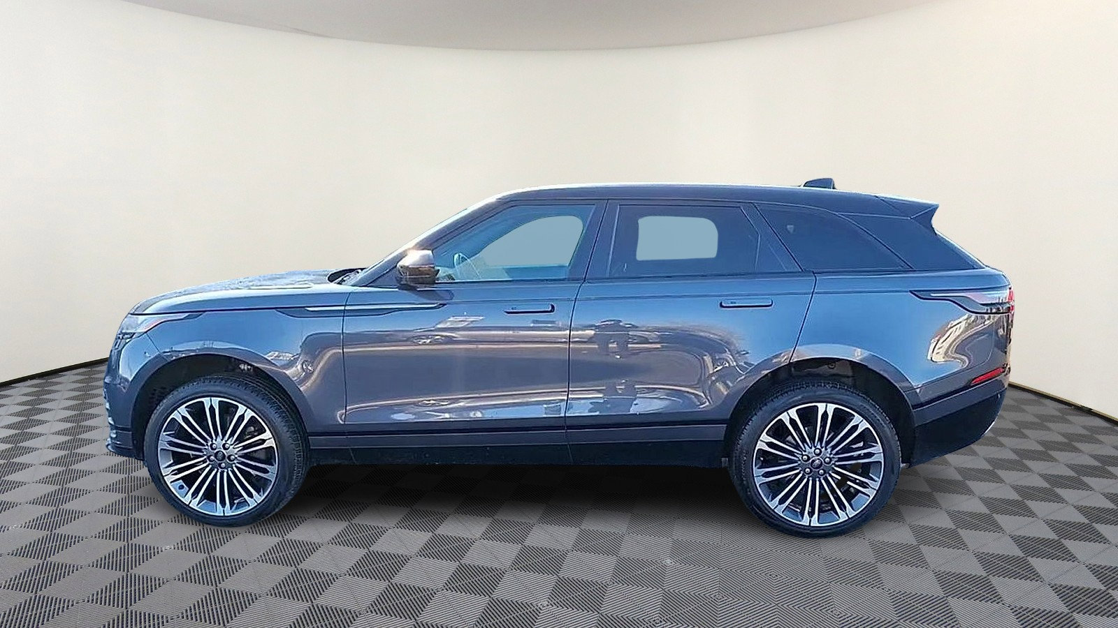 Used 2024 Land Rover Range Rover Velar Dynamic HSE image 5