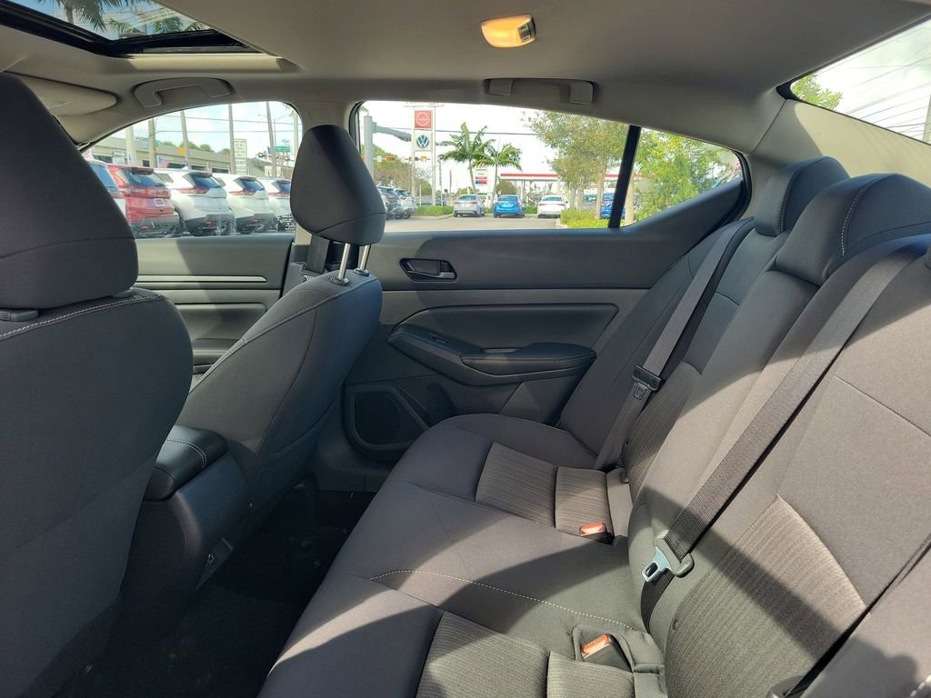 Used 2025 Nissan Altima 2.5 SV w/ SV Premium Package image 7