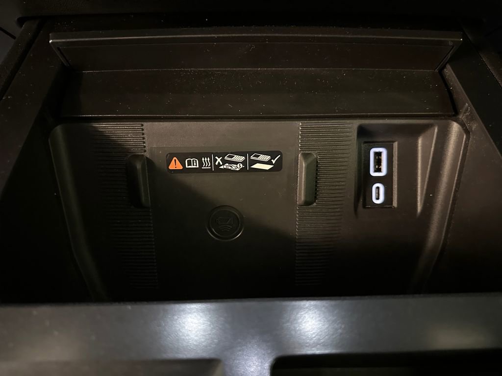 Used 2026 GMC Hummer EV SUV image 15