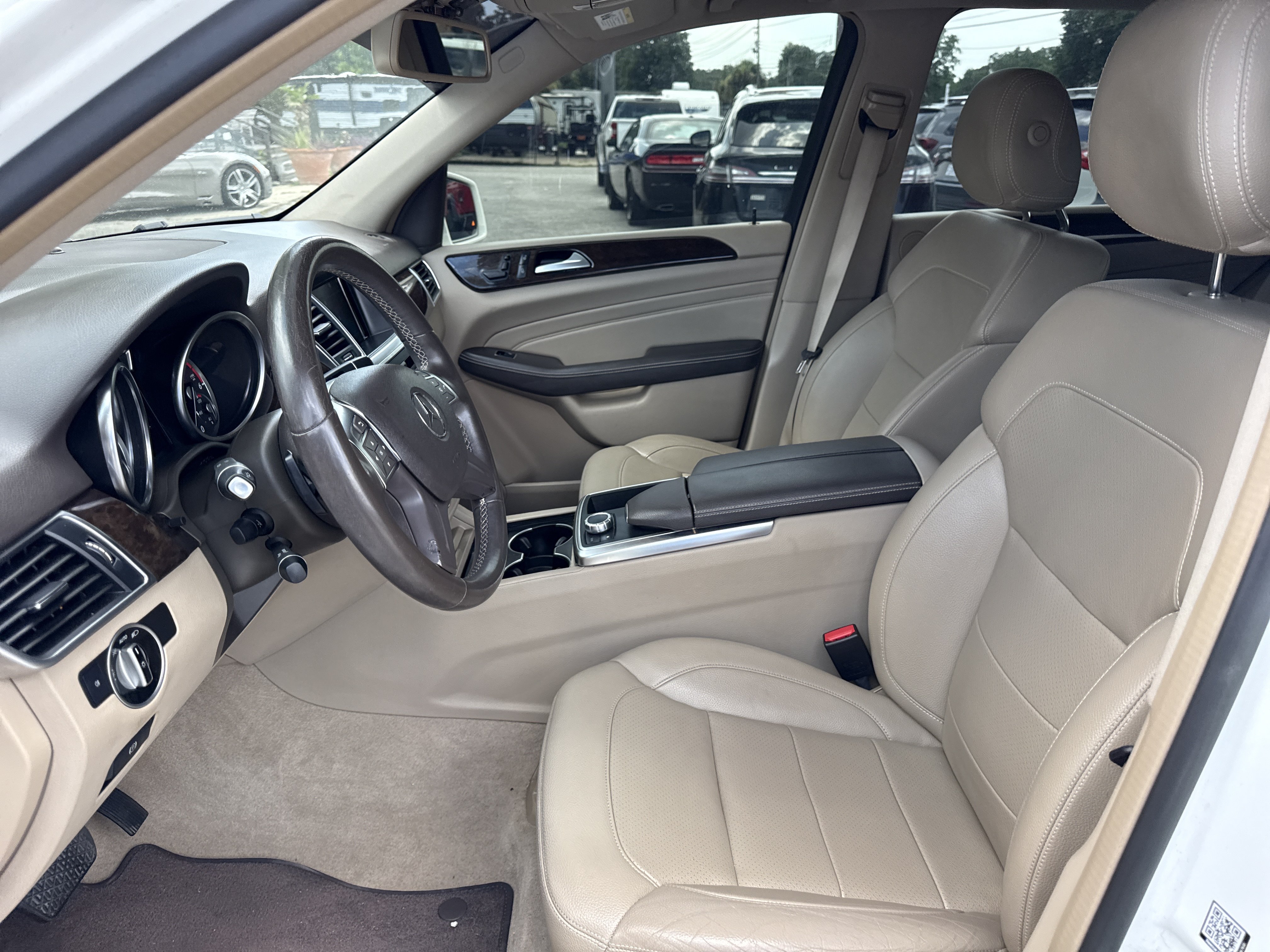 Used 2015 Mercedes-Benz ML 250 BlueTEC 4MATIC image 9