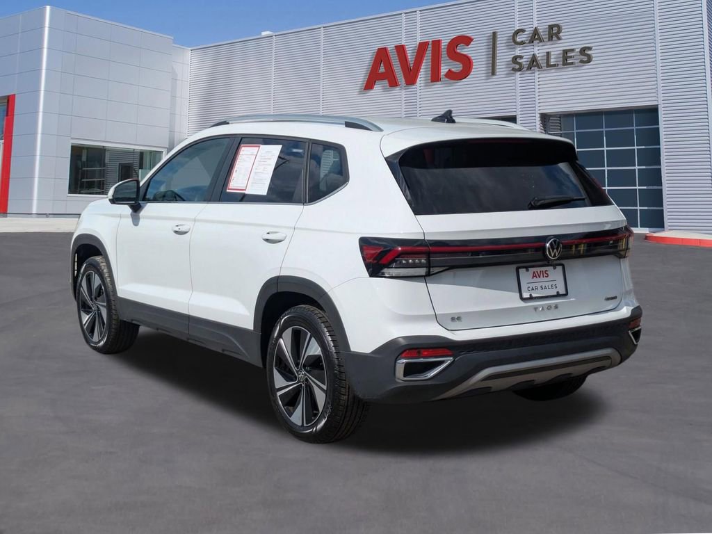 Used 2025 Volkswagen Taos SE AWD/4WD image 9