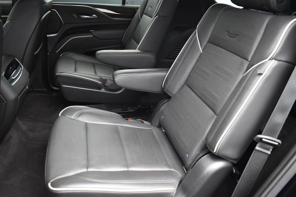 Used 2022 Cadillac Escalade Premium Luxury AWD/4WD image 28