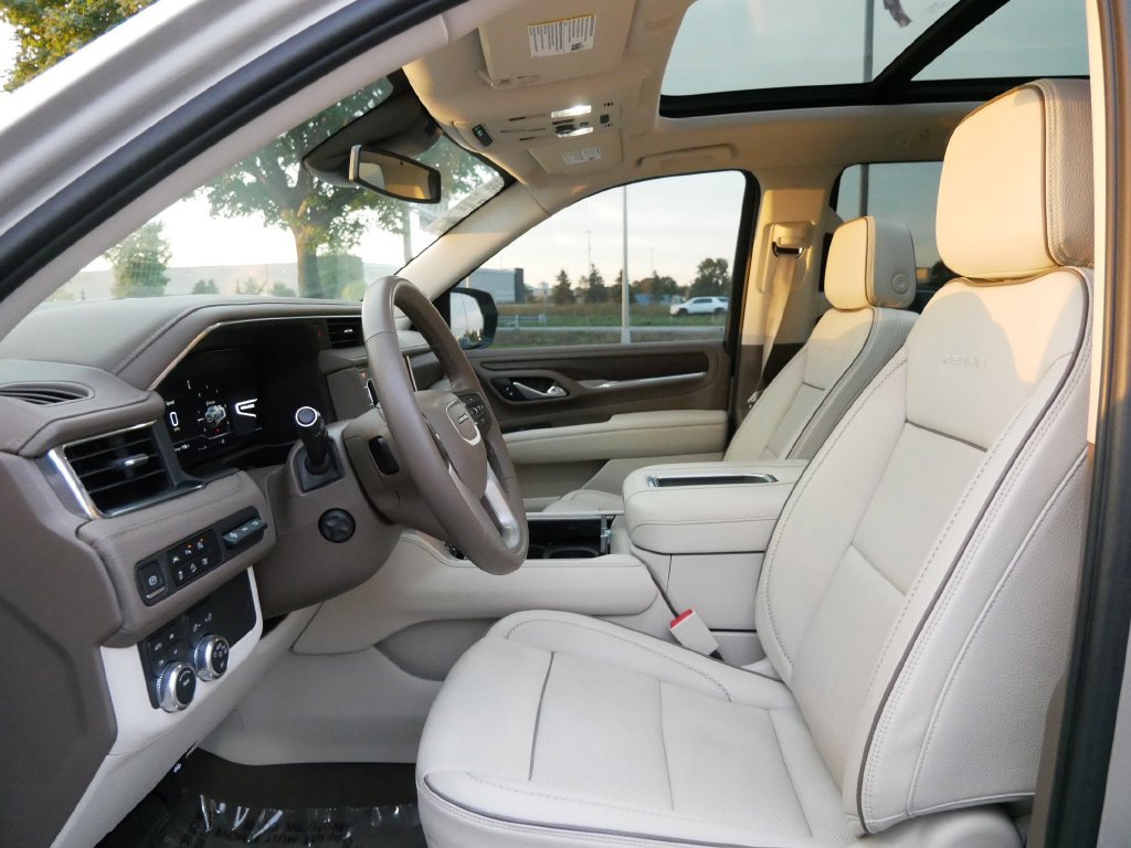 Used 2023 GMC Yukon Denali AWD/4WD image 9