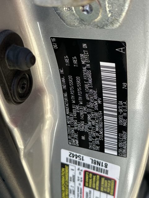 Used 2016 Toyota Sequoia Limited w/ Safety & Convenience Package AWD/4WD image 31