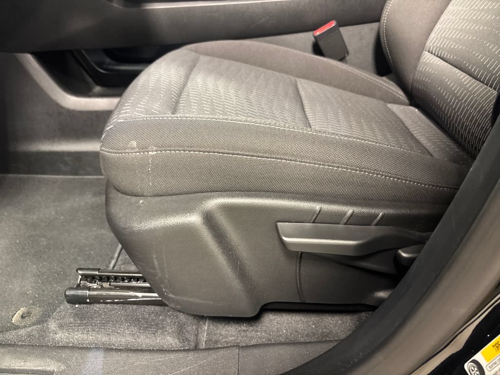 Used 2026 Chevrolet Equinox LT FWD image 22