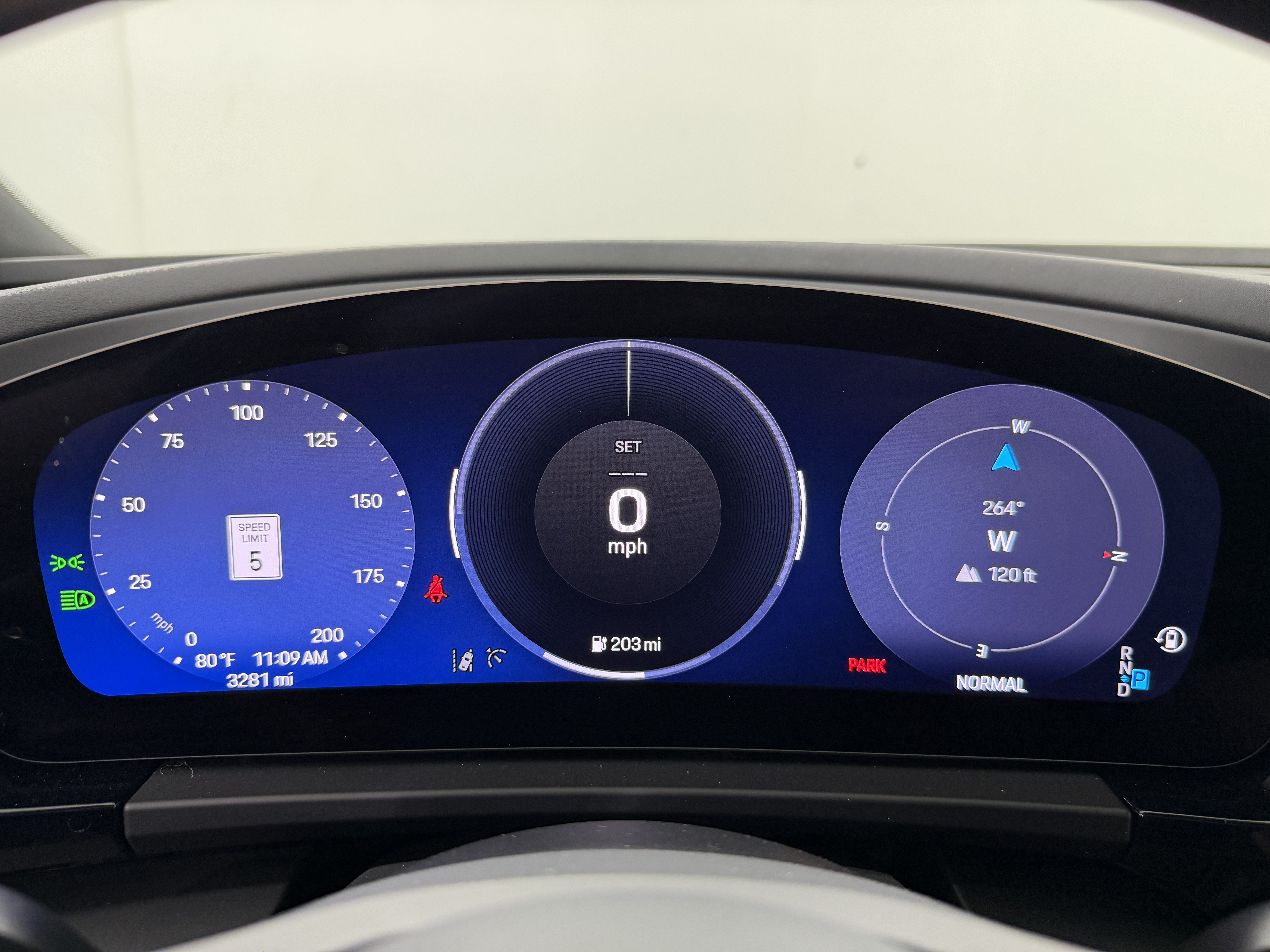 Certified 2025 Porsche Macan Electric RWD image 52