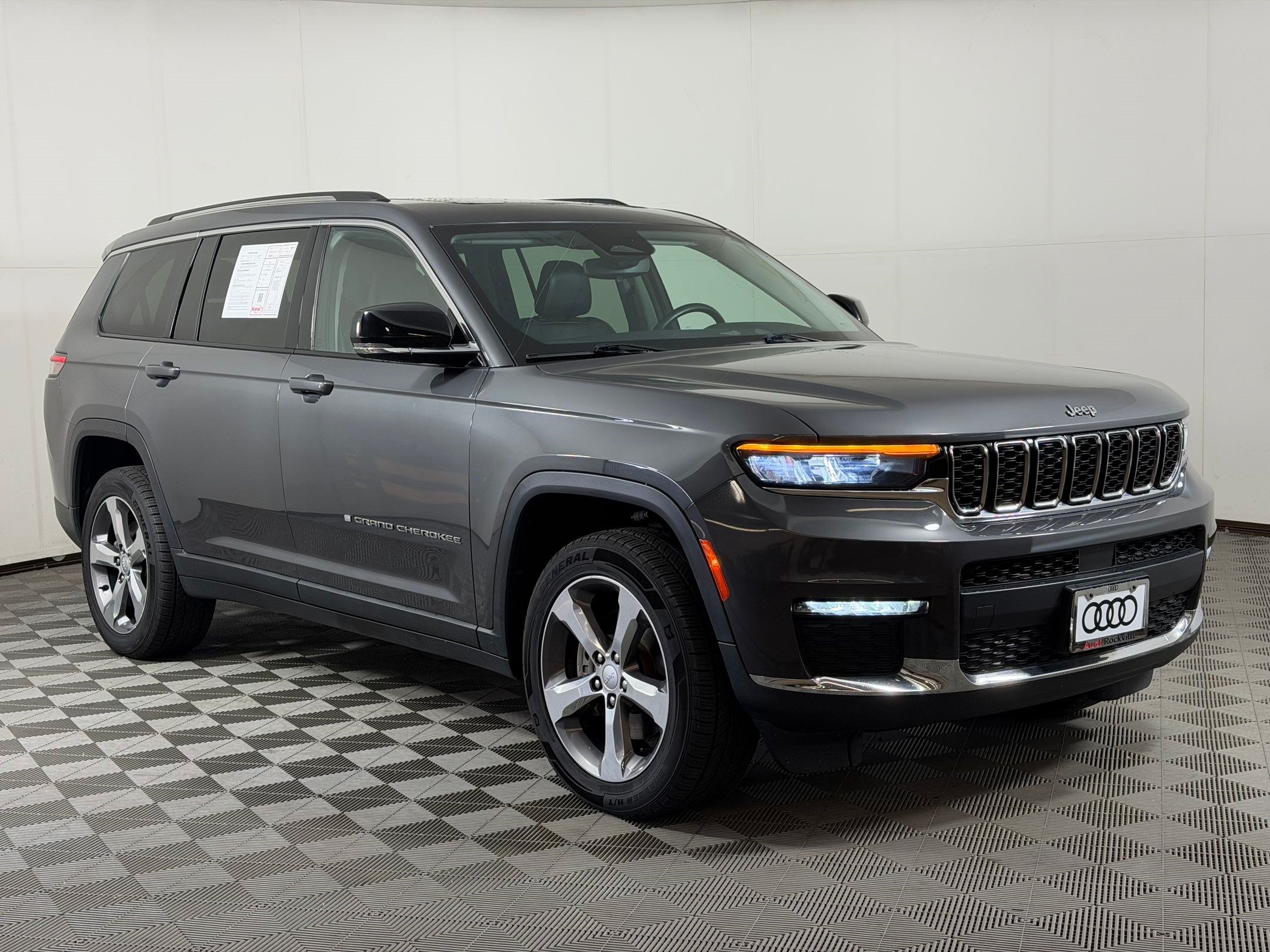 Used 2021 Jeep Grand Cherokee L Limited AWD/4WD image 7