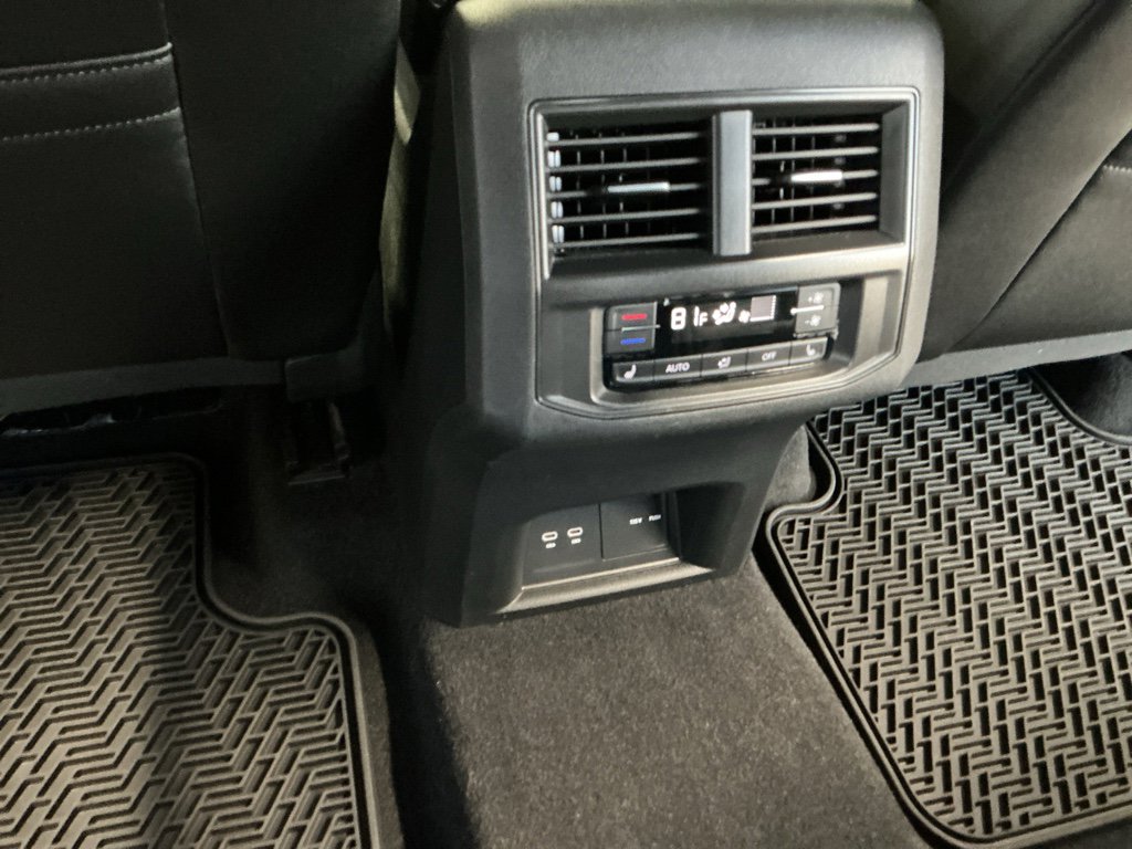 Used 2023 Volkswagen Atlas SEL Premium image 12