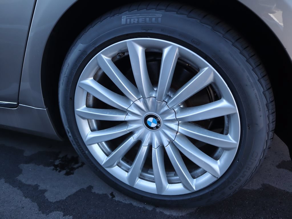Used 2022 BMW 740i w/ Premium Package RWD image 16