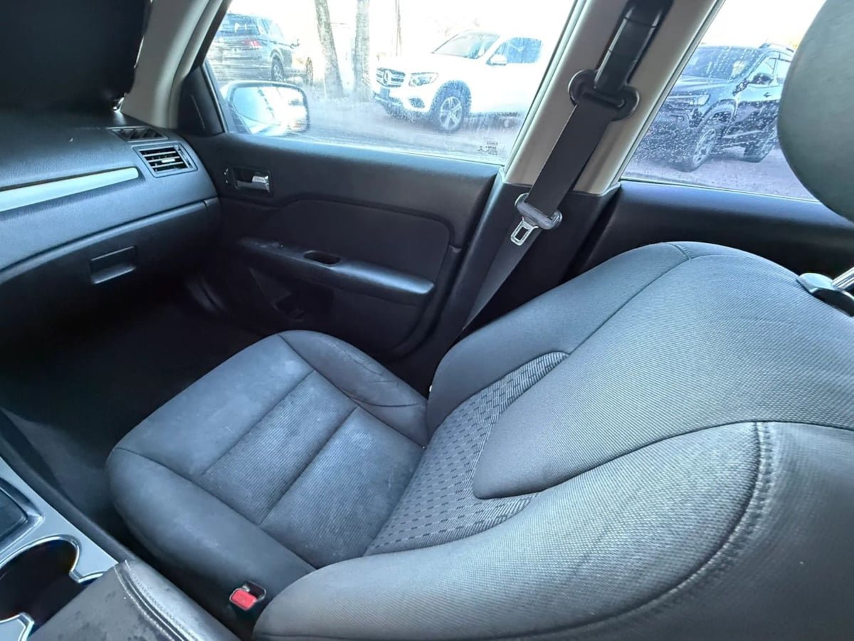 Used 2012 Ford Fusion SE image 45