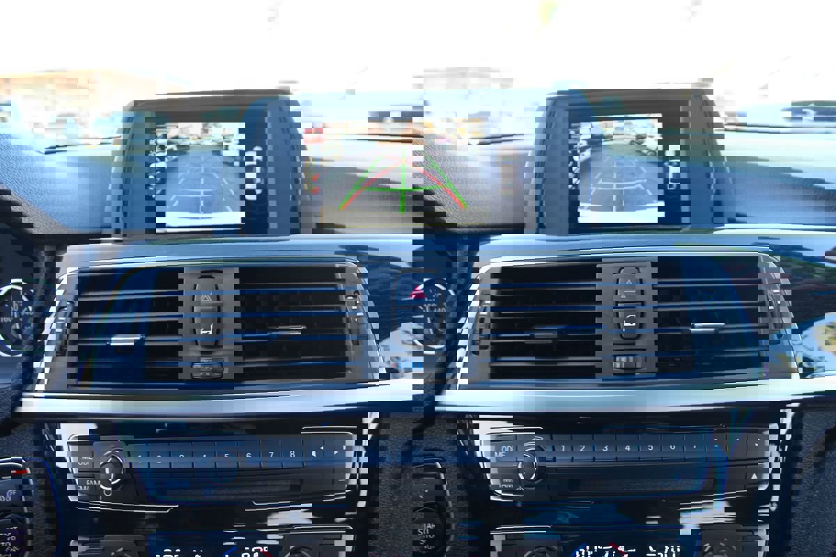 Used 2017 BMW 330i Sedan RWD image 27