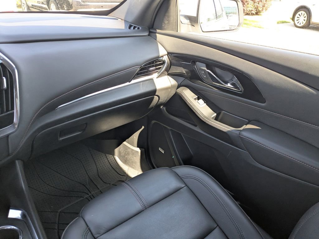 Certified 2023 Chevrolet Traverse RS AWD/4WD image 16
