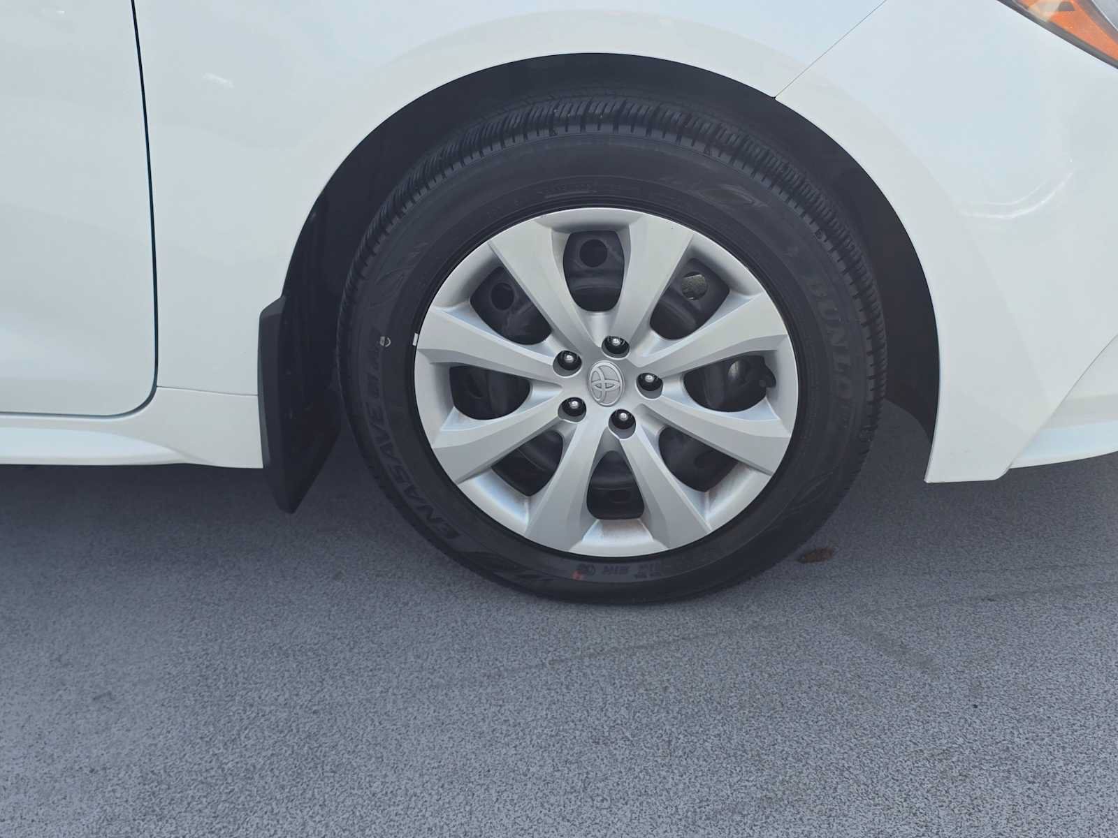 Used 2026 Toyota Corolla LE FWD image 9