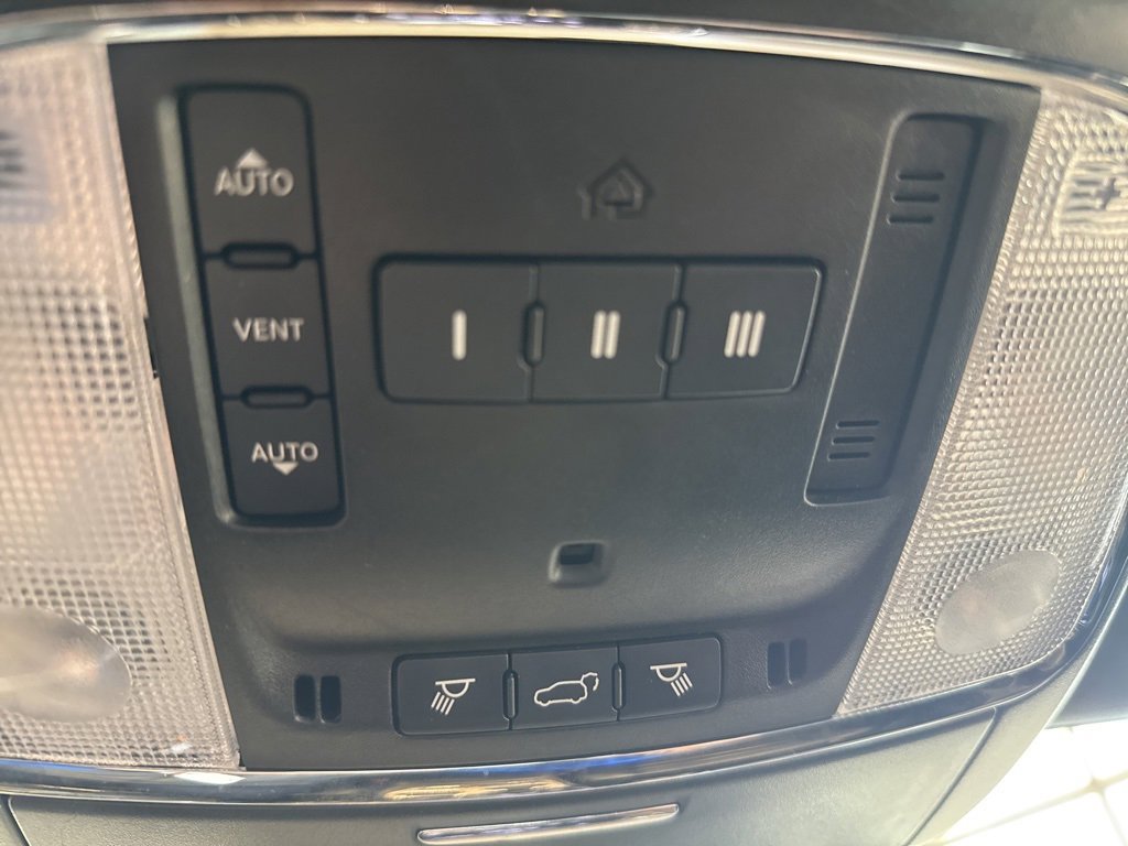 Used 2022 Jeep Grand Cherokee Limited image 24