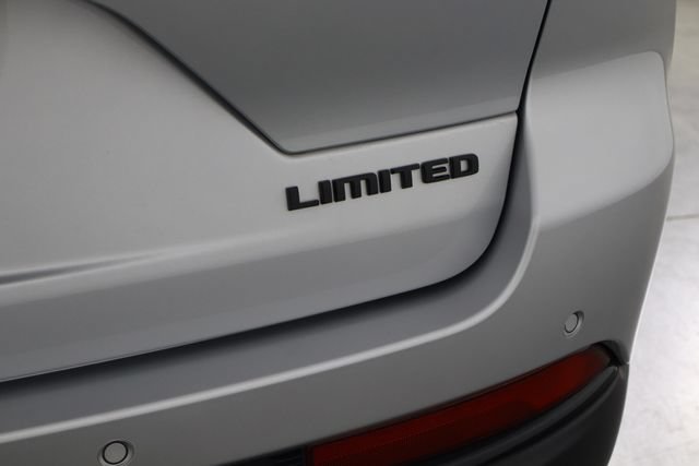 Used 2023 Jeep Grand Cherokee Limited w/ Black Appearance Package RWD image 42