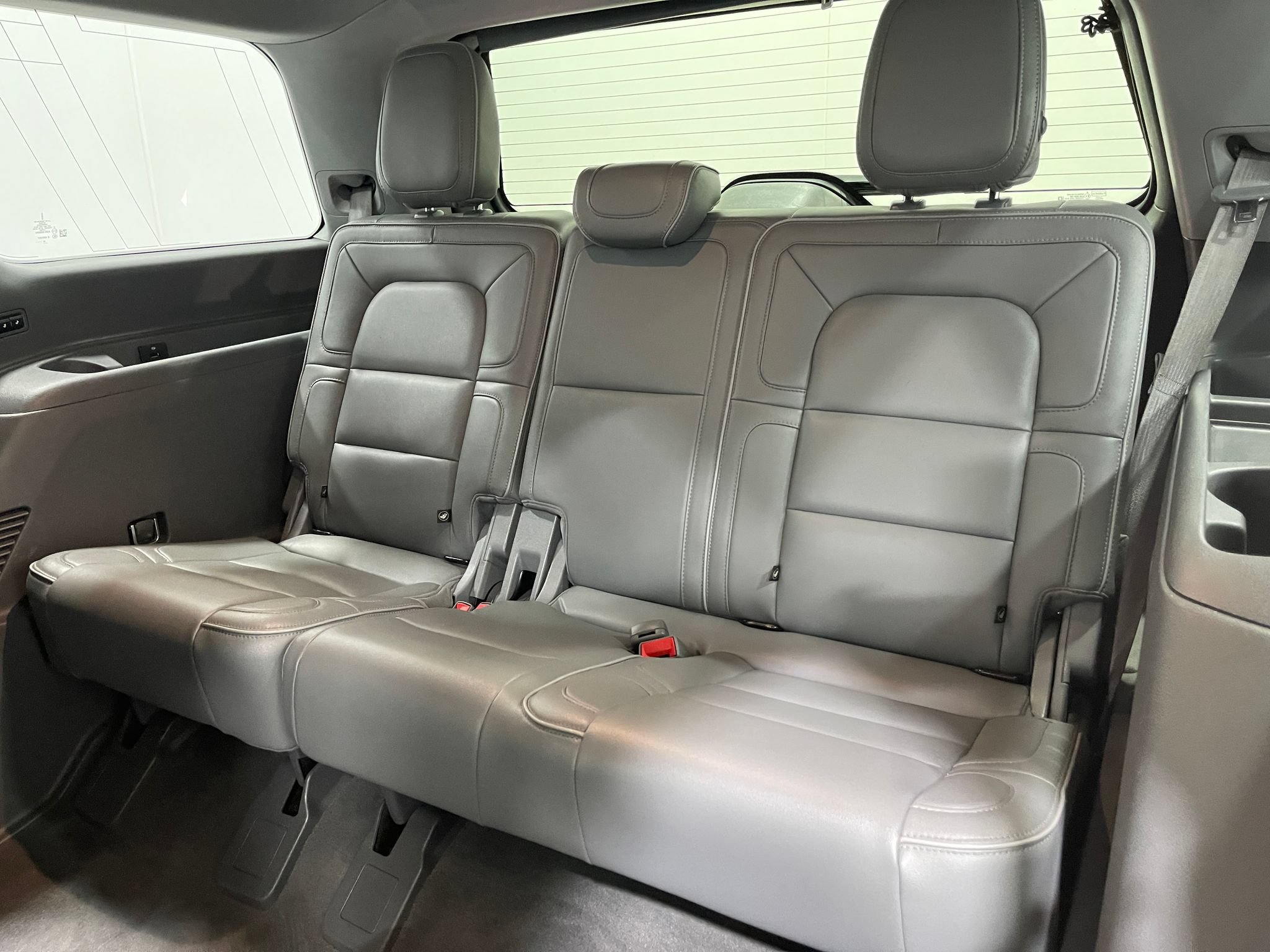Used 2019 Lincoln Navigator Select AWD/4WD image 30