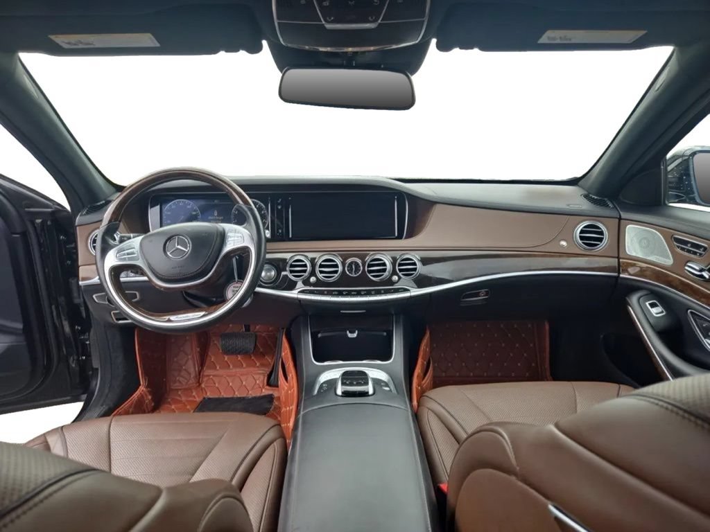 Used 2017 Mercedes-Benz S 550 4MATIC Sedan image 4