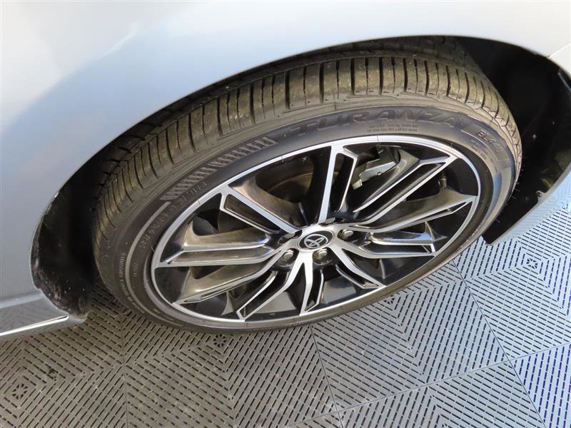 Used 2022 Toyota Avalon Touring w/ Advanced Safety Package image 9