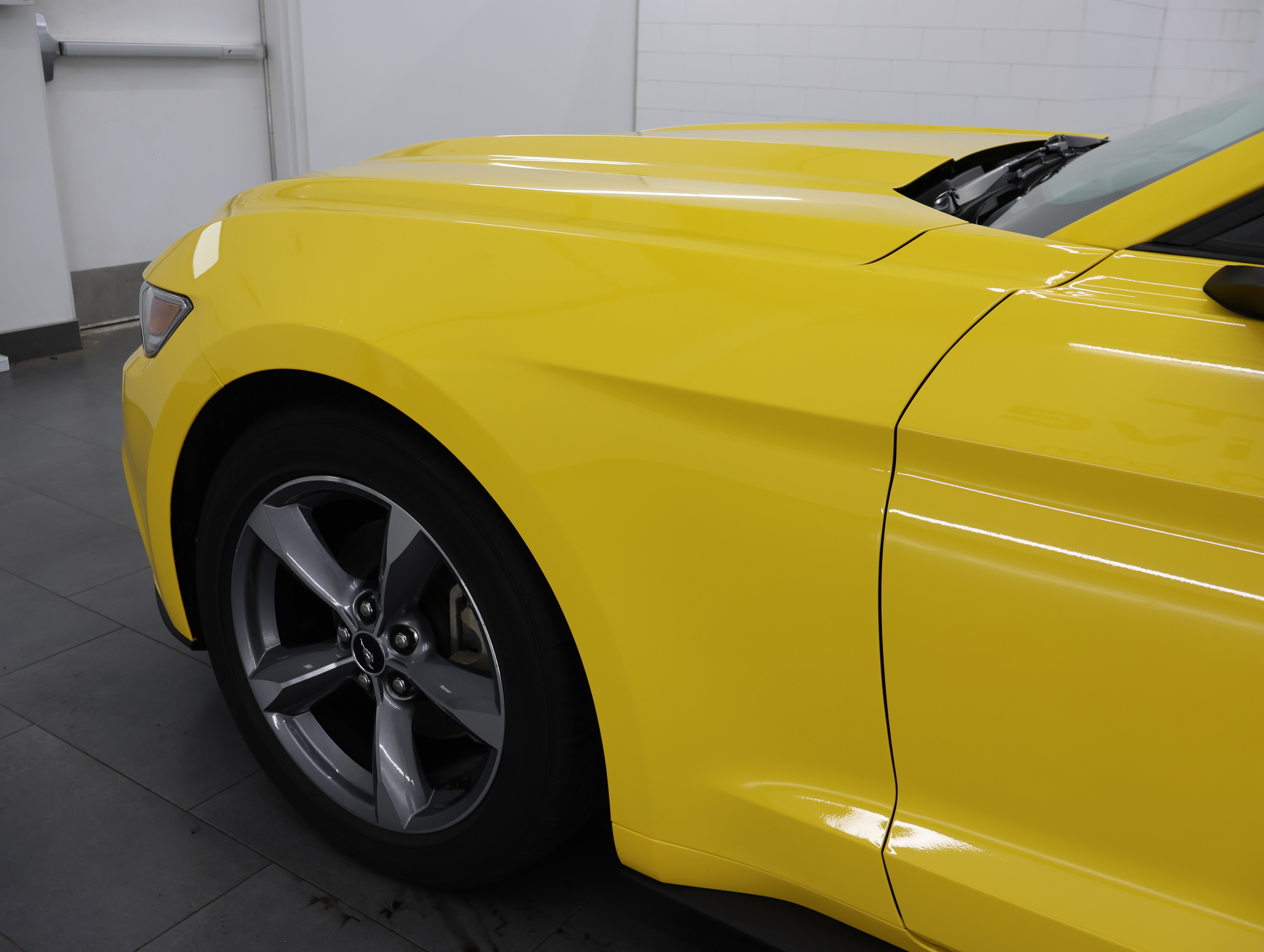 Used 2016 Ford Mustang Convertible w/ Equipment Group 051A RWD image 32