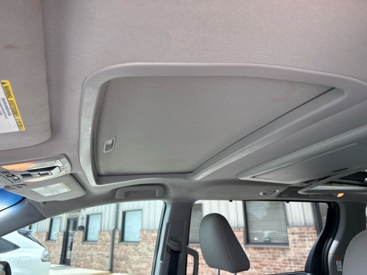 Used 2016 Toyota Sienna Limited Premium FWD image 34