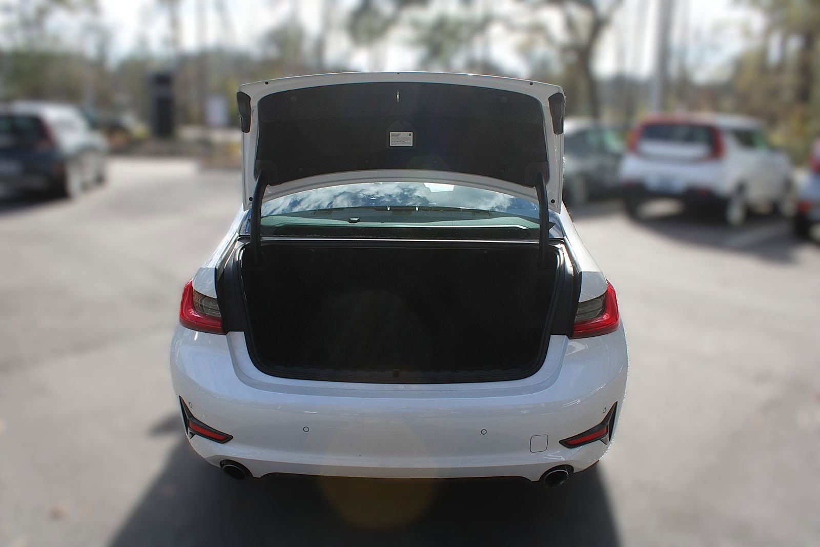 Used 2021 BMW 330i 330i w/ Premium Package image 9