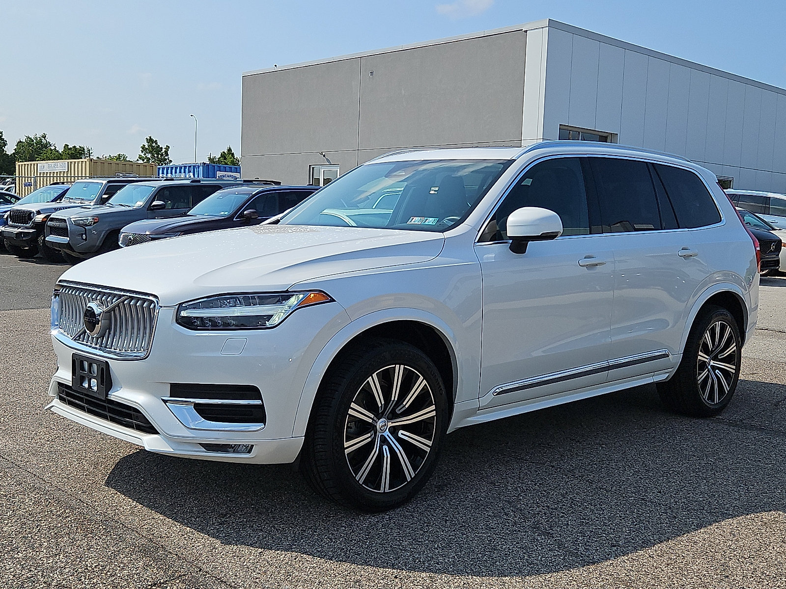 Used 2025 Volvo XC90 B6 Core AWD/4WD image 3