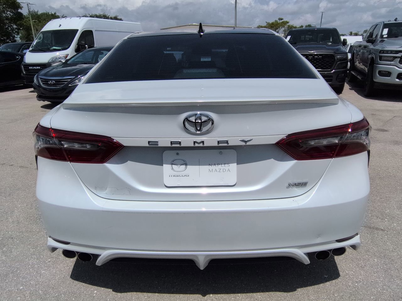 Used 2022 Toyota Camry XSE FWD image 6