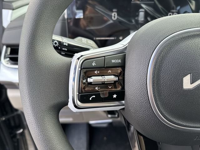 New 2026 Kia Carnival LX FWD image 11