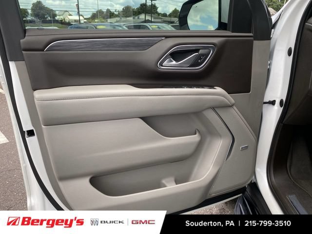 Certified 2022 GMC Yukon XL SLT w/ SLT Premium Package AWD/4WD image 26