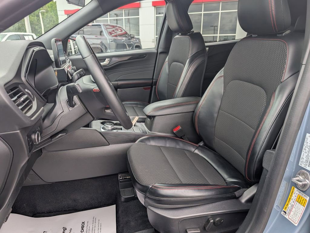 Used 2024 Ford Escape ST-Line FWD image 12