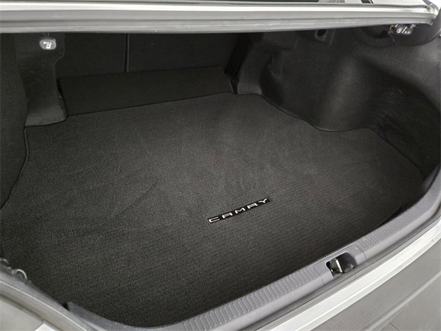 Used 2021 Toyota Camry SE image 19