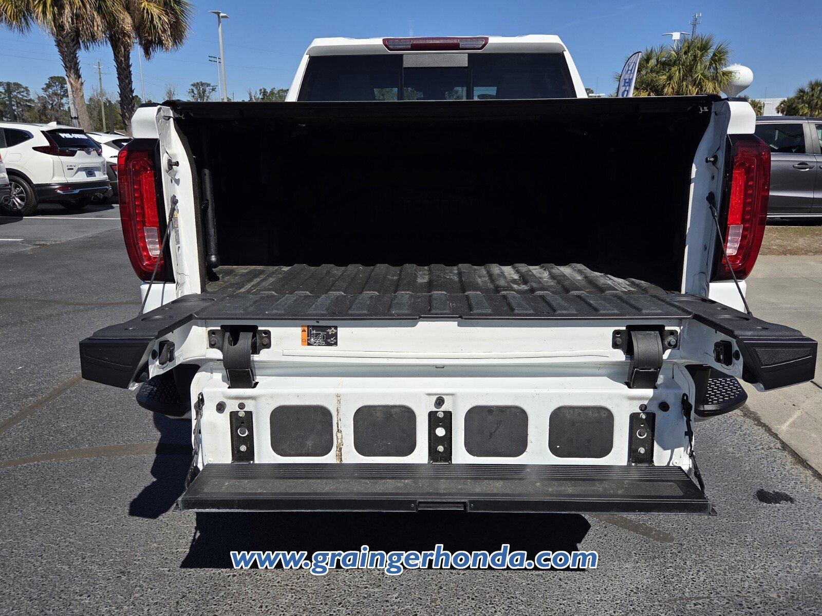 Used 2022 GMC Sierra 1500 SLT w/ SLT Premium Plus Package image 13