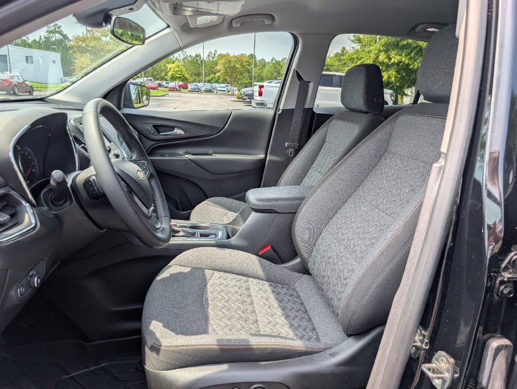 Used 2023 Chevrolet Equinox LT FWD image 14