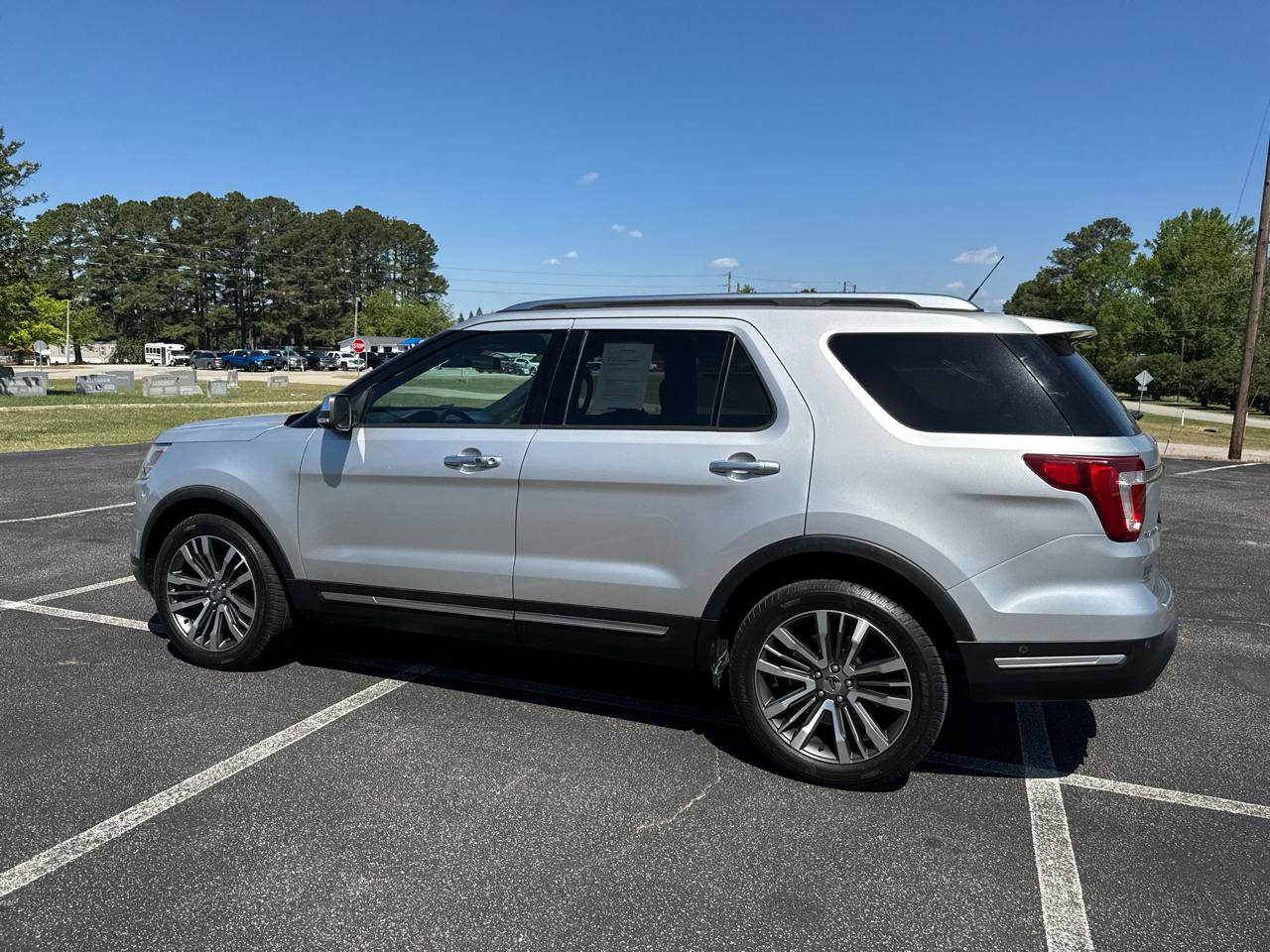Used 2018 Ford Explorer Platinum AWD/4WD image 10