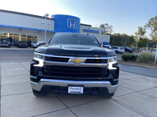 Used 2023 Chevrolet Silverado 1500 LT w/ Protection Package AWD/4WD image 4