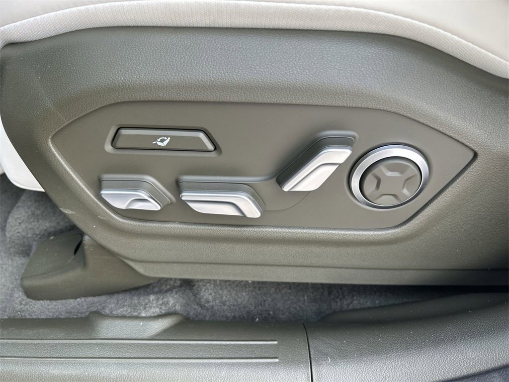 New 2025 Hyundai Santa Fe Calligraphy image 23