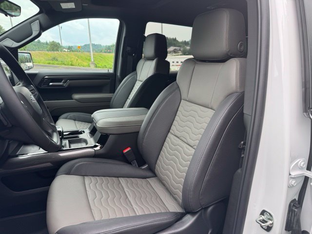 New 2026 Chevrolet Silverado 1500 ZR2 w/ LPO, Dark Essentials Package AWD/4WD image 21
