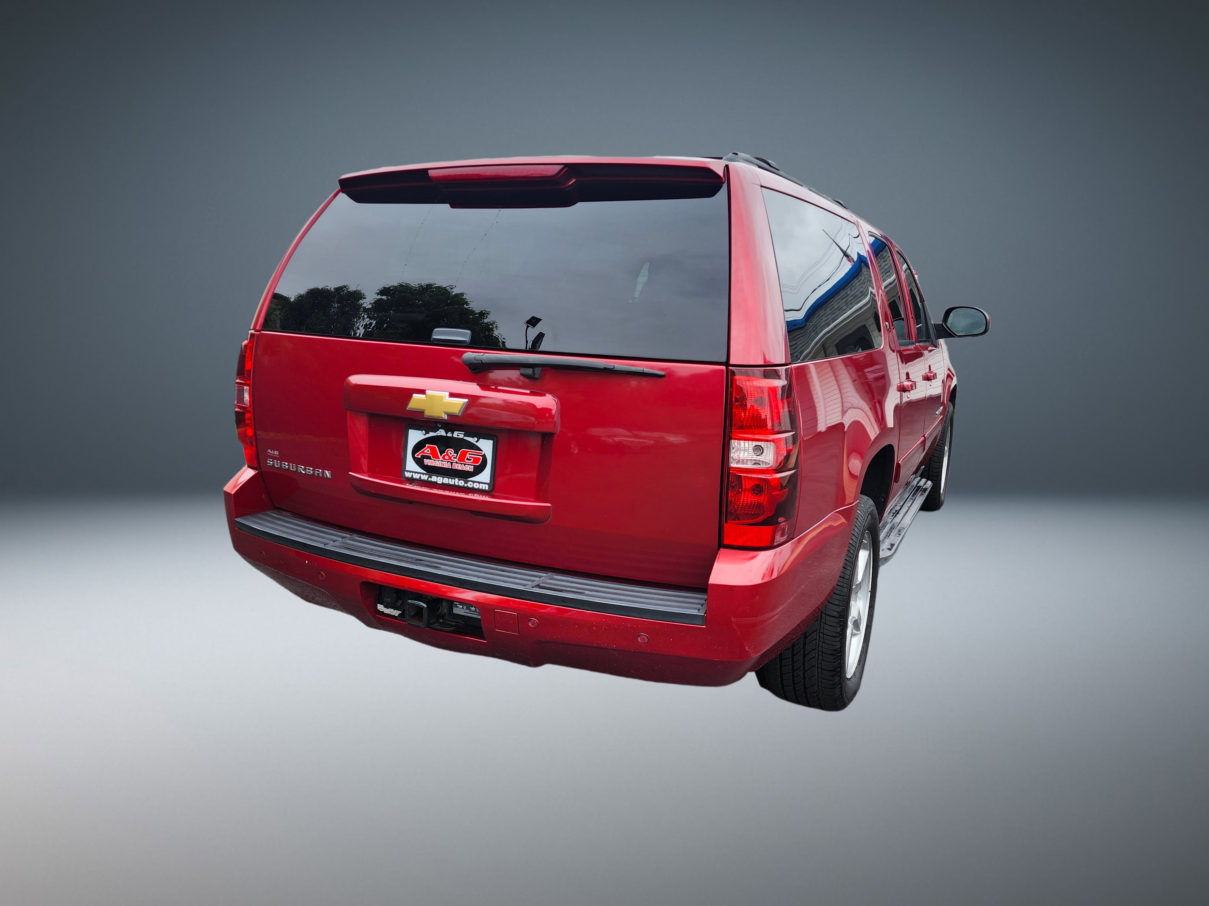 Used 2013 Chevrolet Suburban LT AWD/4WD image 3