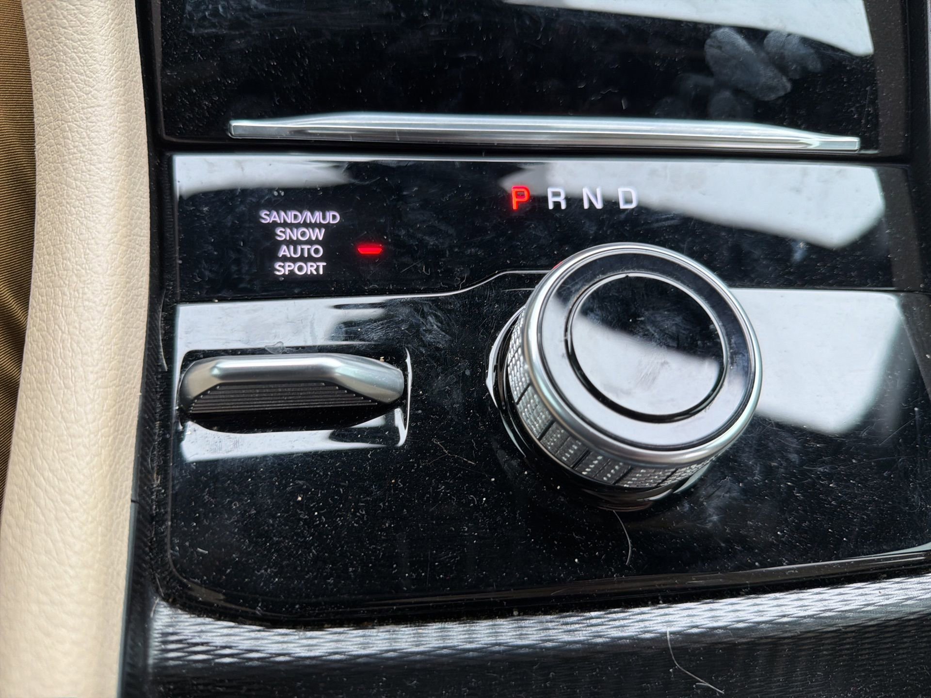 Used 2024 Jeep Grand Cherokee L Limited w/ Trailer Tow Package image 15