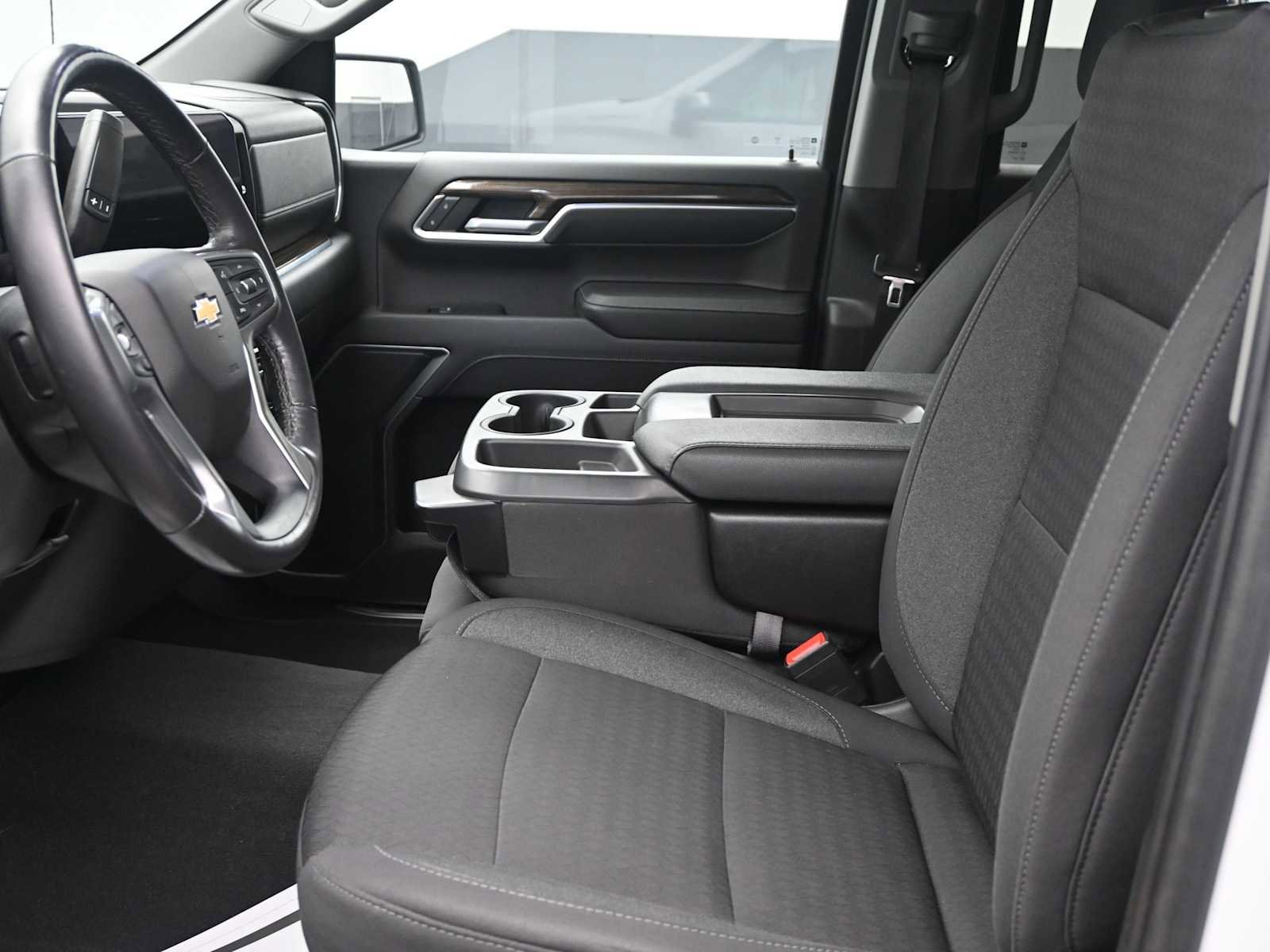 Used 2022 Chevrolet Silverado 1500 LT image 13