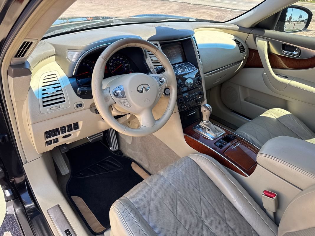 Used 2009 INFINITI FX35 AWD w/ Technology Pkg image 11