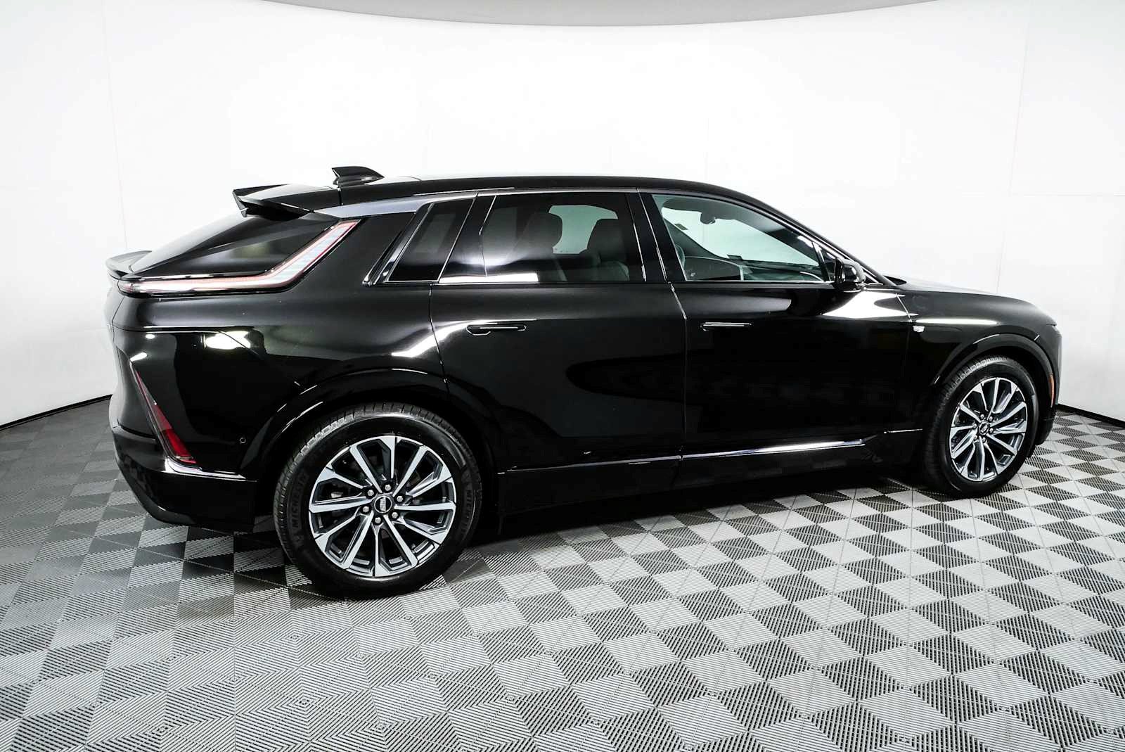 Certified 2024 Cadillac Lyriq Sport RWD image 2