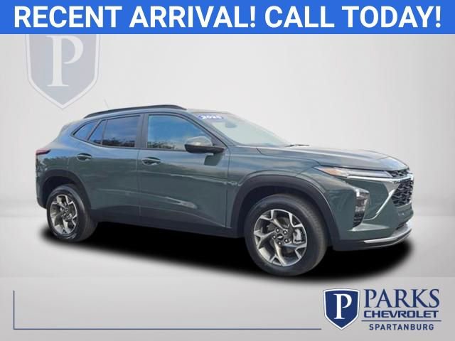 Certified 2025 Chevrolet Trax LT image 1