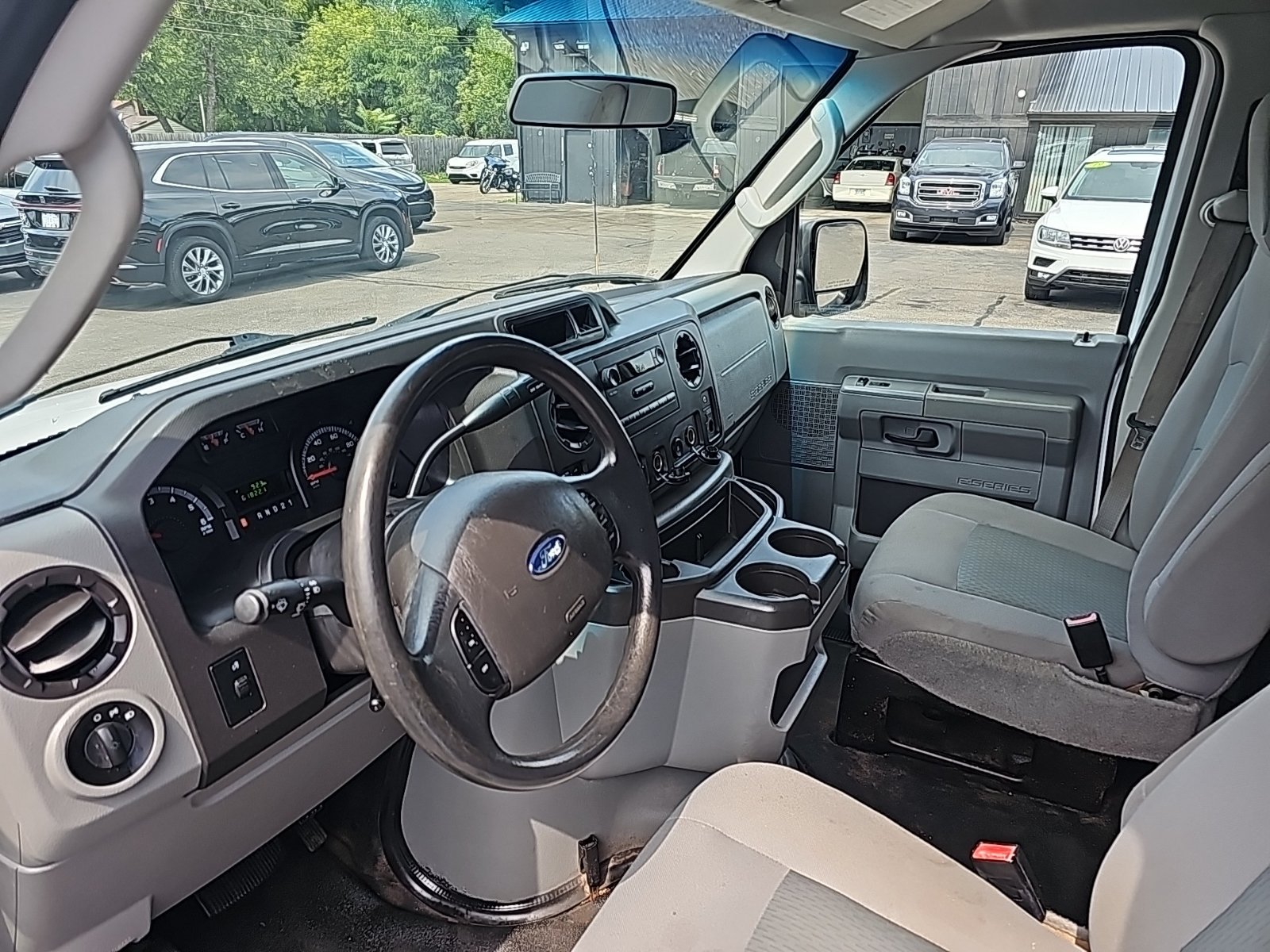 Used 2014 Ford E-250 and Econoline 250 w/ Power Group RWD image 11