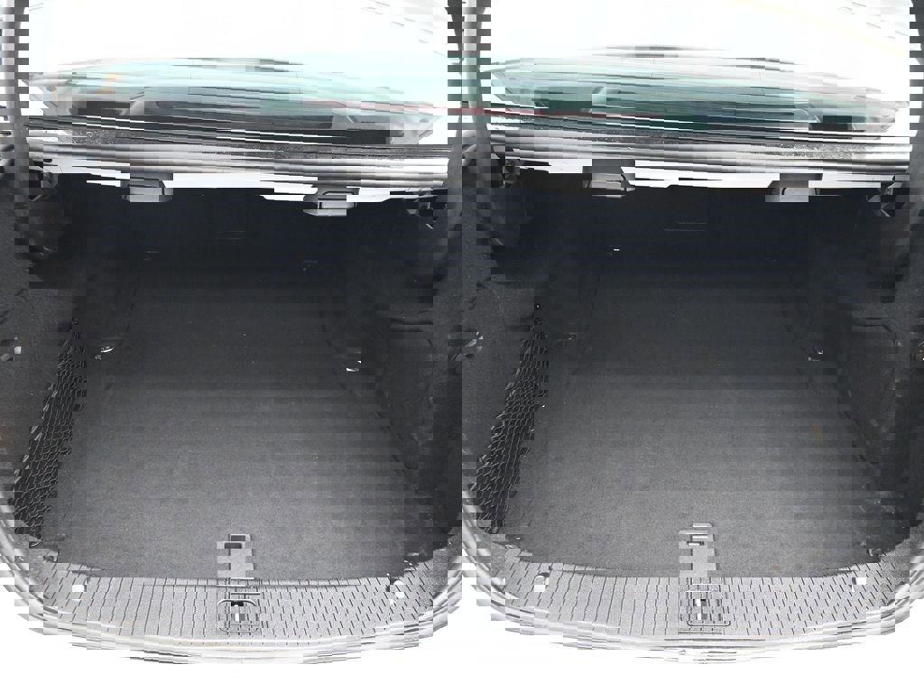 Used 2015 Mercedes-Benz E 350 Sedan image 17