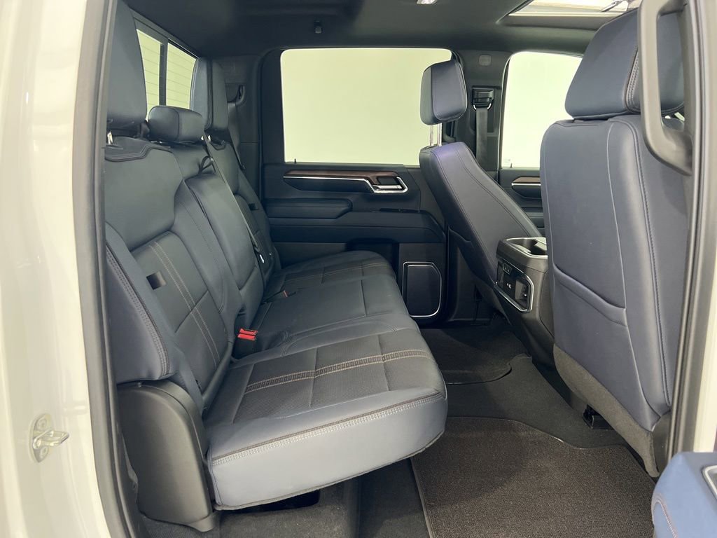 Used 2024 Chevrolet Silverado 2500 High Country w/ High Country Premium Package AWD/4WD image 18