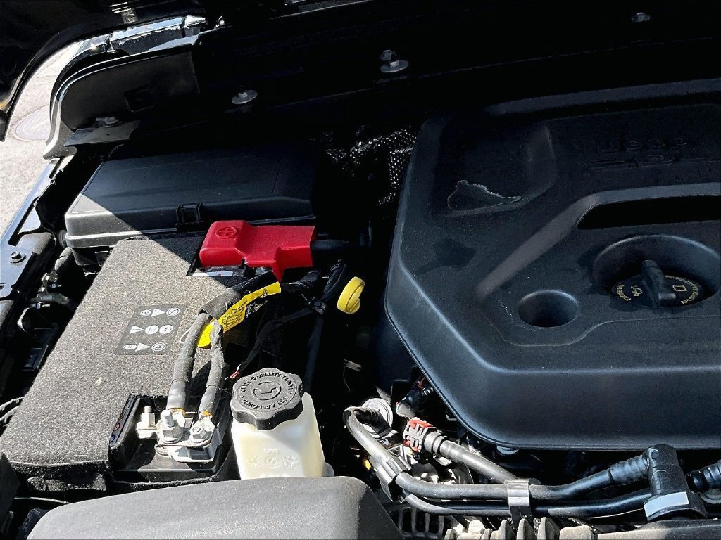 Used 2025 Jeep Wrangler Unlimited Sport AWD/4WD image 31